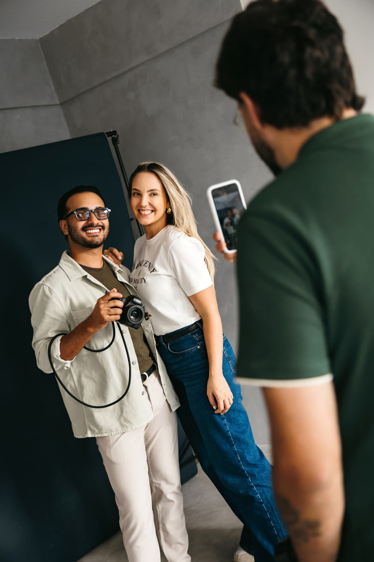 Momento descontraído de fotos no estúdio